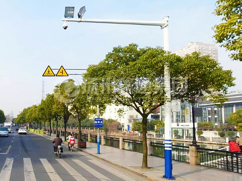 DJG-018，電子警察桿，治安監(jiān)控桿