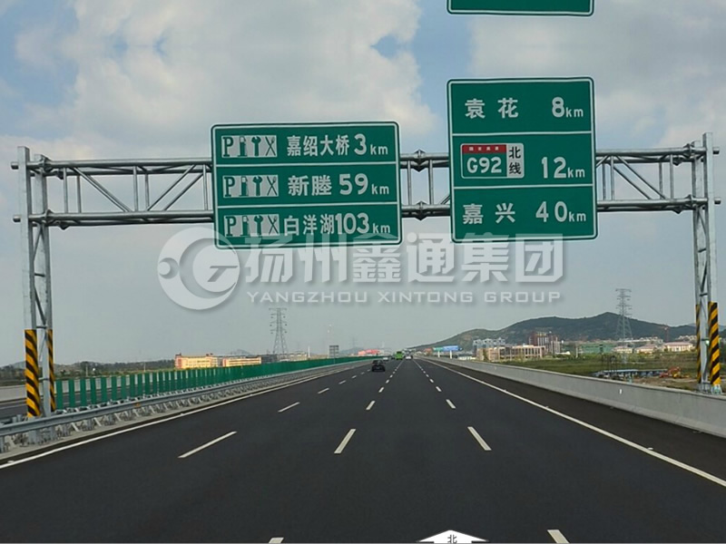 LMJ-029，桁架式標(biāo)志牌龍門架