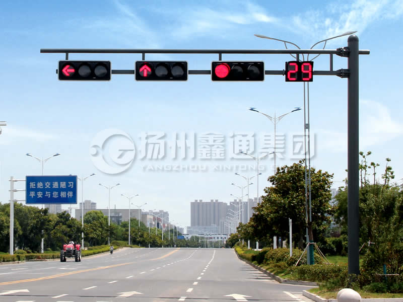 XHDG-002，F(xiàn)型懸臂信號燈桿