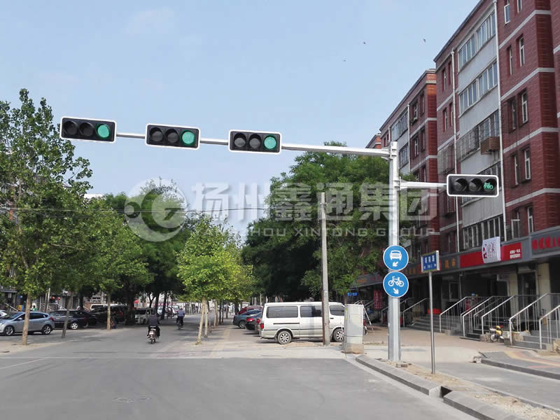 XHDG-043，八棱雙臂信號(hào)燈桿