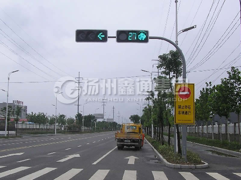 XHDG-051，自彎信號燈桿